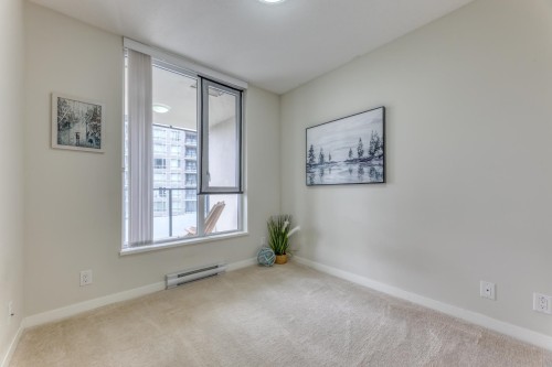 1004-3100 Windsor Gate, Coquitlam, BC - Indoor Photo Showing Other Room