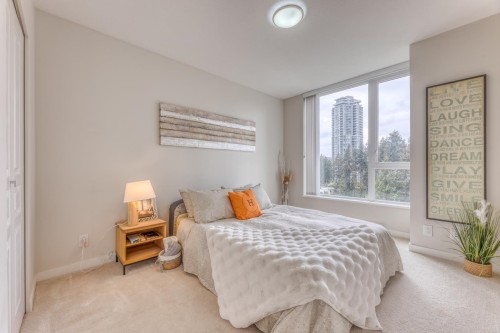 1004-3100 Windsor Gate, Coquitlam, BC - Indoor Photo Showing Bedroom