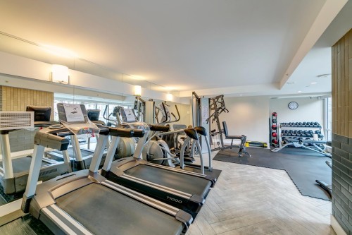 1004-3100 Windsor Gate, Coquitlam, BC - Indoor Photo Showing Gym Room