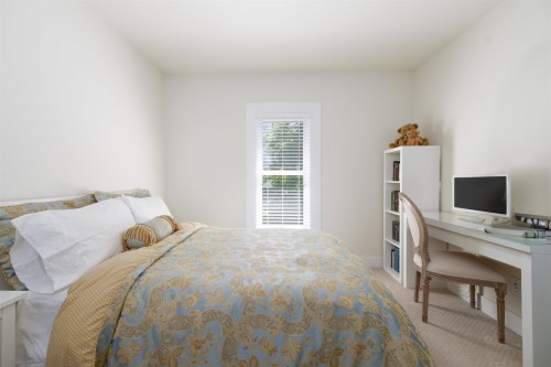 408 Eighth Street, New Westminster, BC - Indoor Photo Showing Bedroom
