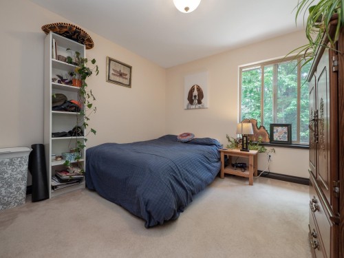 5836 Marine Way, Sechelt, BC - Indoor Photo Showing Bedroom