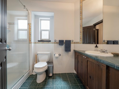 5836 Marine Way, Sechelt, BC - Indoor Photo Showing Bathroom