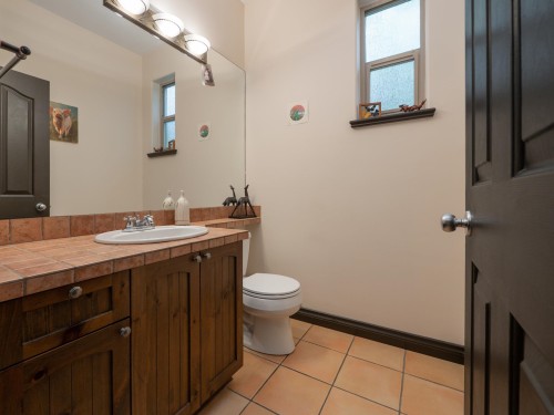 5836 Marine Way, Sechelt, BC - Indoor Photo Showing Bathroom