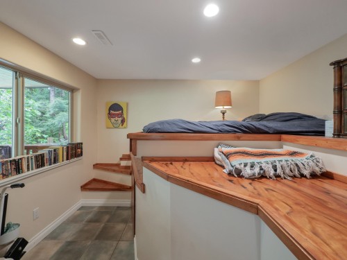 5836 Marine Way, Sechelt, BC - Indoor Photo Showing Other Room