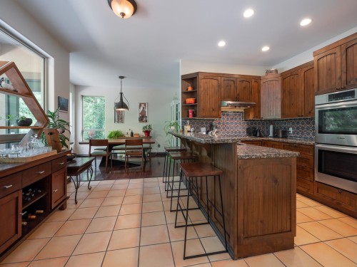 5836 Marine Way, Sechelt, BC - Indoor Photo Showing Kitchen