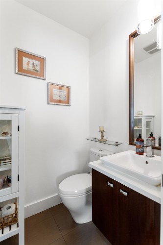 2416 8Th Avenue W, Vancouver, BC - Indoor Photo Showing Bathroom