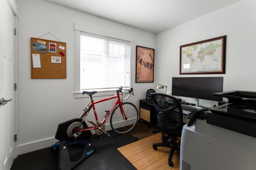 2416 8Th Avenue W, Vancouver, BC - Indoor Photo Showing Office