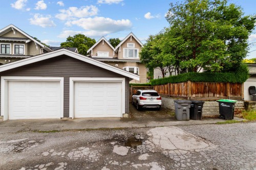2416 8Th Avenue W, Vancouver, BC - Outdoor