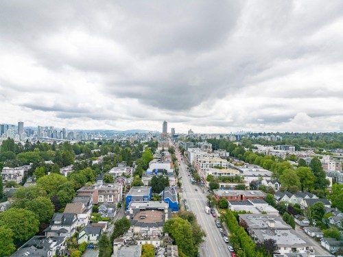 2416 8Th Avenue W, Vancouver, BC - Outdoor With View