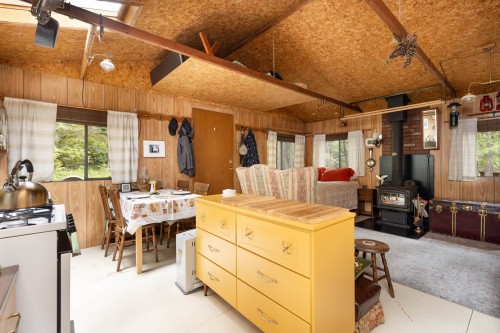 9540 Pemberton Portage Road, Pemberton, BC - Indoor