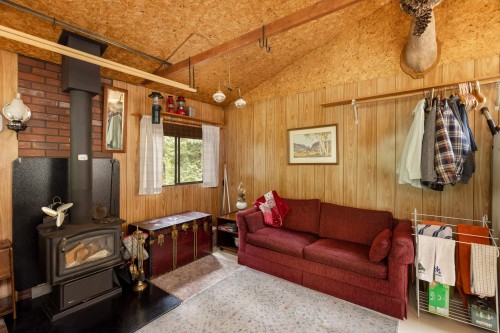 9540 Pemberton Portage Road, Pemberton, BC - Indoor Photo Showing Living Room With Fireplace