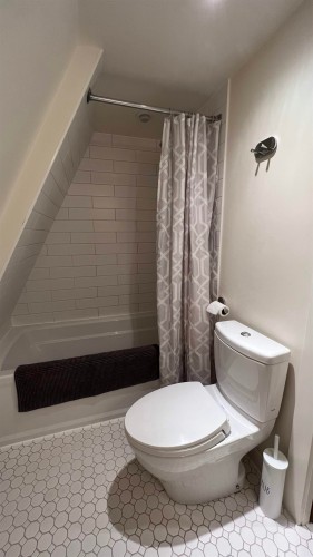 7102 Nesters Road, Whistler, BC - Indoor Photo Showing Bathroom