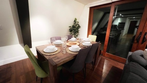 7102 Nesters Road, Whistler, BC - Indoor Photo Showing Dining Room