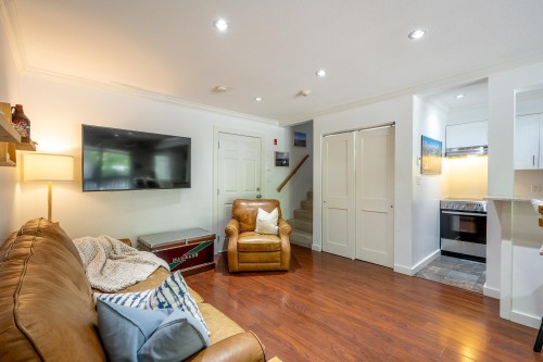 2-8100 Alpine Way, Whistler, BC - Indoor Photo Showing Living Room