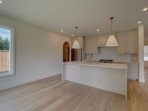 385 Solaz Place, Gibsons, BC - Indoor Photo Showing Kitchen With Upgraded Kitchen