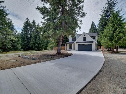 385 Solaz Place, Gibsons, BC - Outdoor