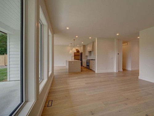 385 Solaz Place, Gibsons, BC - Indoor Photo Showing Other Room