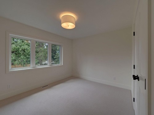 385 Solaz Place, Gibsons, BC - Indoor Photo Showing Other Room