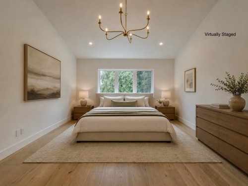 385 Solaz Place, Gibsons, BC - Indoor Photo Showing Bedroom