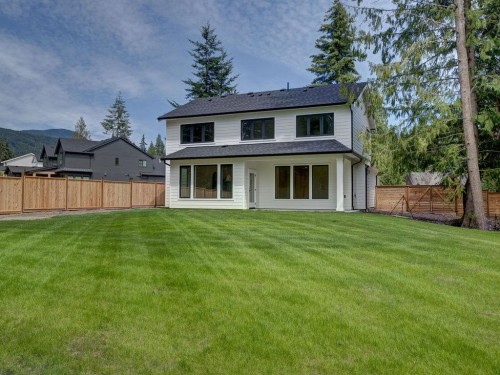 385 Solaz Place, Gibsons, BC - Outdoor