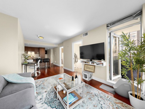 901-1055 Richards Street, Vancouver, BC - Indoor Photo Showing Living Room