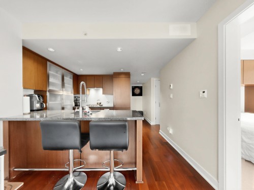 901-1055 Richards Street, Vancouver, BC - Indoor Photo Showing Kitchen