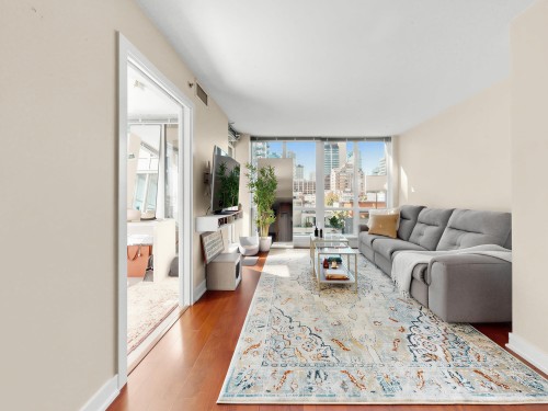 901-1055 Richards Street, Vancouver, BC - Indoor Photo Showing Living Room