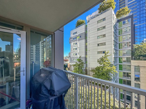 901-1055 Richards Street, Vancouver, BC - Outdoor