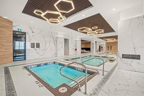 5101-2108 Gilmore Avenue, Burnaby, BC - Indoor Photo Showing Other Room With In Ground Pool
