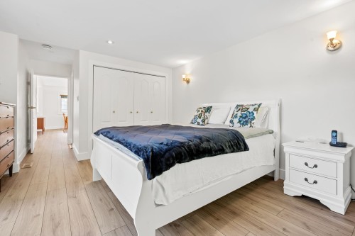 1216 Pinewood Crescent, North Vancouver, BC - Indoor Photo Showing Bedroom