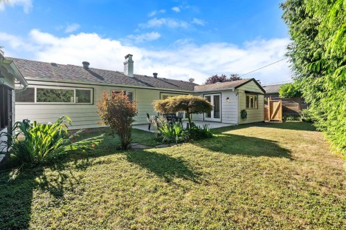 1216 Pinewood Crescent, North Vancouver, BC - Outdoor