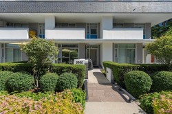 Towmhouse-8980 University Crescent Burnaby, BC V5A 0E7