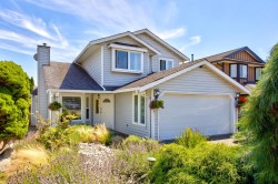 2734 Westlake Drive  Coquitlam, BC V3C 5J7