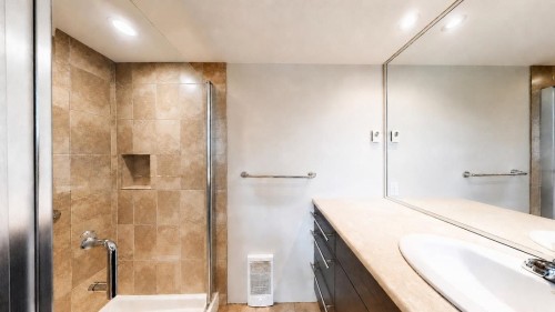 2387 Quayside Court, Vancouver, BC - Indoor Photo Showing Bathroom