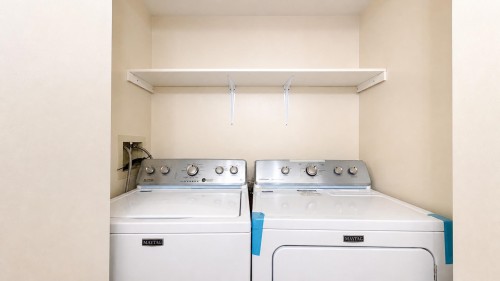 2387 Quayside Court, Vancouver, BC - Indoor Photo Showing Laundry Room