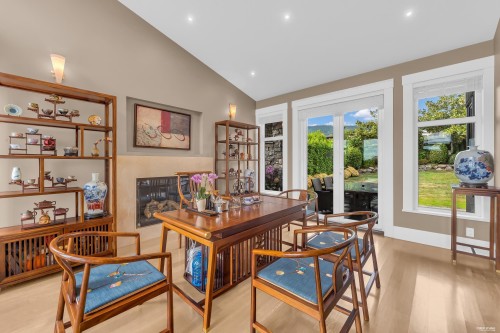 1139 Esquimalt Avenue, West Vancouver, BC - Indoor