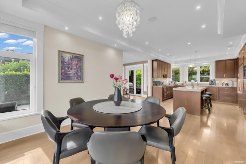 1139 Esquimalt Avenue, West Vancouver, BC - Indoor Photo Showing Dining Room