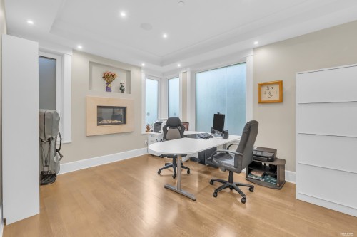 1139 Esquimalt Avenue, West Vancouver, BC - Indoor Photo Showing Office