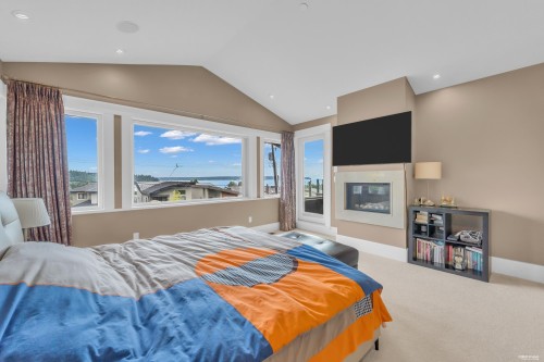 1139 Esquimalt Avenue, West Vancouver, BC - Indoor Photo Showing Bedroom