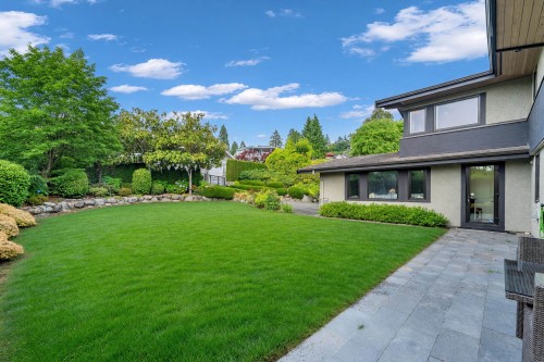 1139 Esquimalt Avenue, West Vancouver, BC - Outdoor