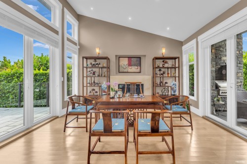 1139 Esquimalt Avenue, West Vancouver, BC - Indoor Photo Showing Other Room