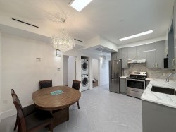 10xx E 62nd Ave Vancouver Bc Vancouver, BC V5X 2H1