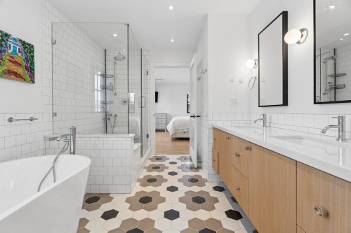 3363 15Th Avenue W, Vancouver, BC - Indoor Photo Showing Bathroom