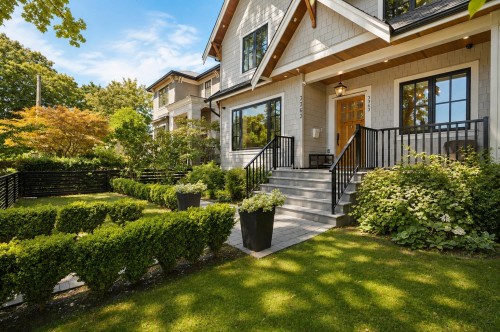 3363 15Th Avenue W, Vancouver, BC - Outdoor