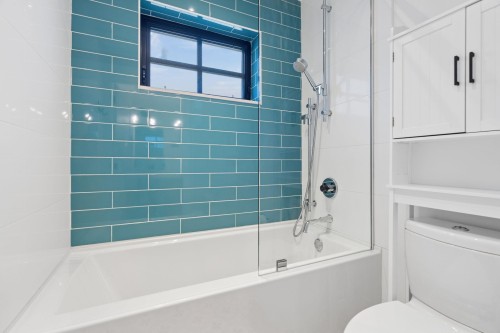 3363 15Th Avenue W, Vancouver, BC - Indoor Photo Showing Bathroom