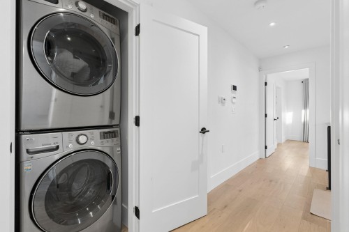 3363 15Th Avenue W, Vancouver, BC - Indoor Photo Showing Laundry Room