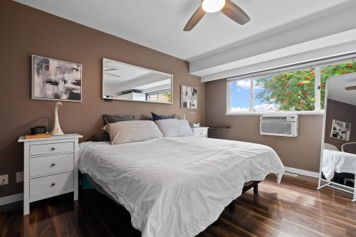 3883 Delbrook Avenue, North Vancouver, BC - Indoor Photo Showing Bedroom