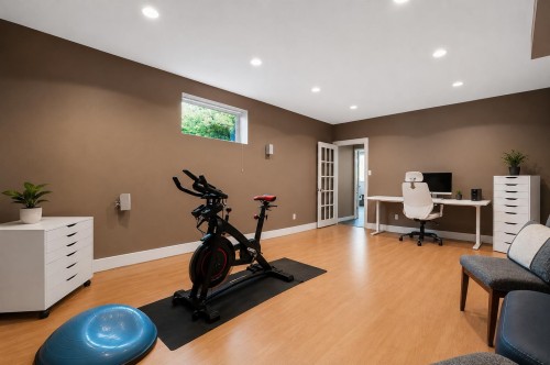 3883 Delbrook Avenue, North Vancouver, BC - Indoor Photo Showing Gym Room