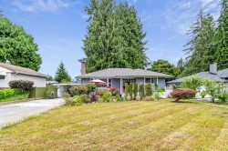 21727 Ridgeway Crescent  Maple Ridge, BC V2X 3Z6