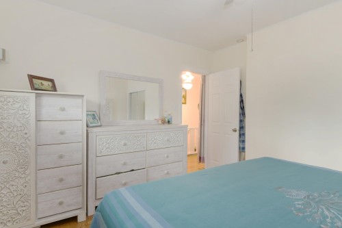 21727 Ridgeway Crescent, Maple Ridge, BC - Indoor Photo Showing Bedroom